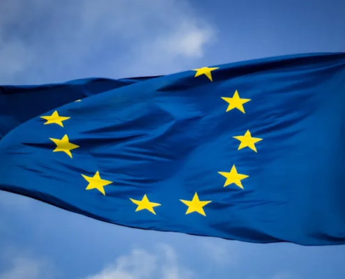 EU-vlag als symbool voor ViDA e-facturatie 2030 Europese richtlijn